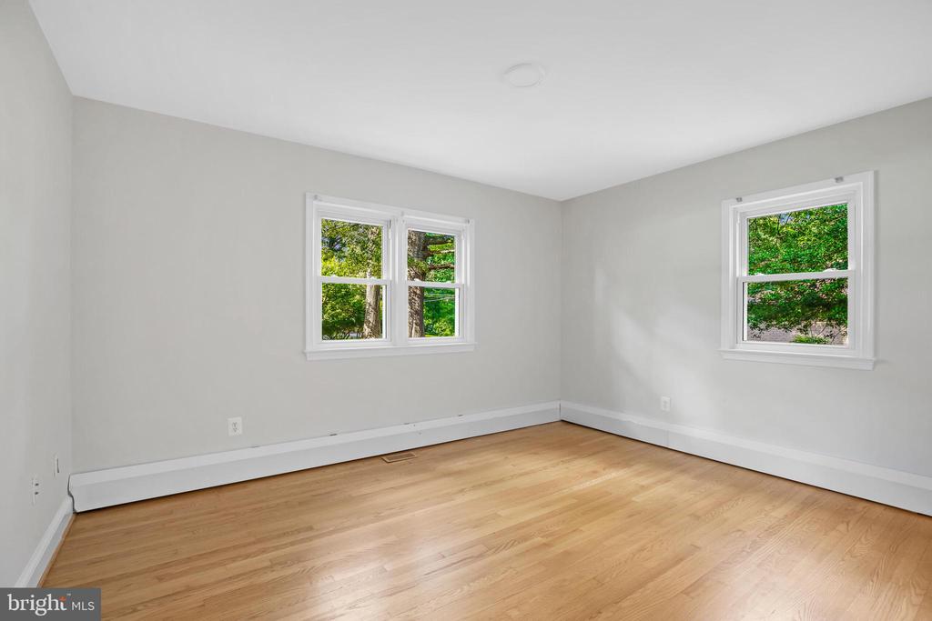 110 Lakeland Dr
