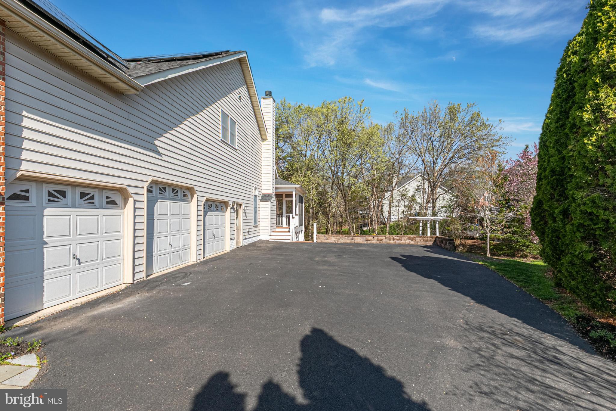 26149 Sealock Ln