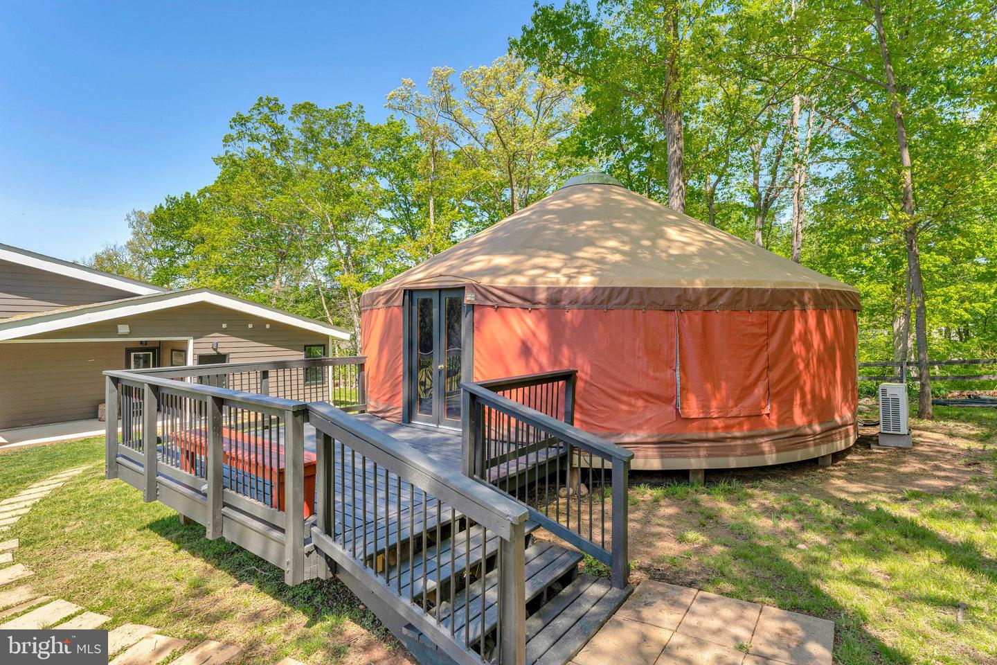 45406 Lakeside Dr
