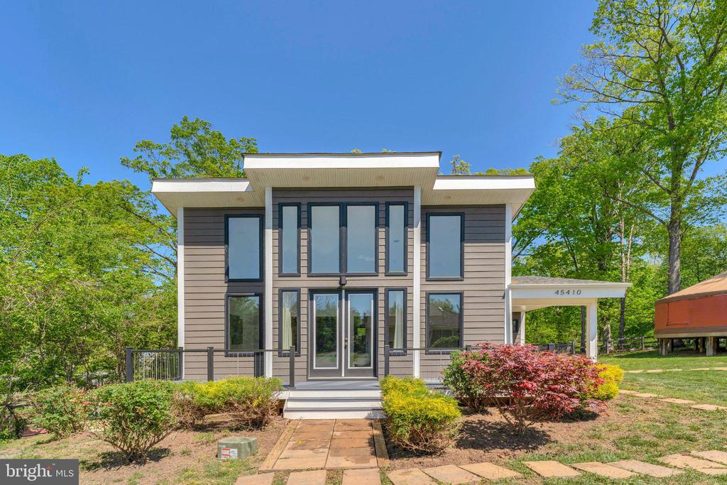 45406 Lakeside Dr