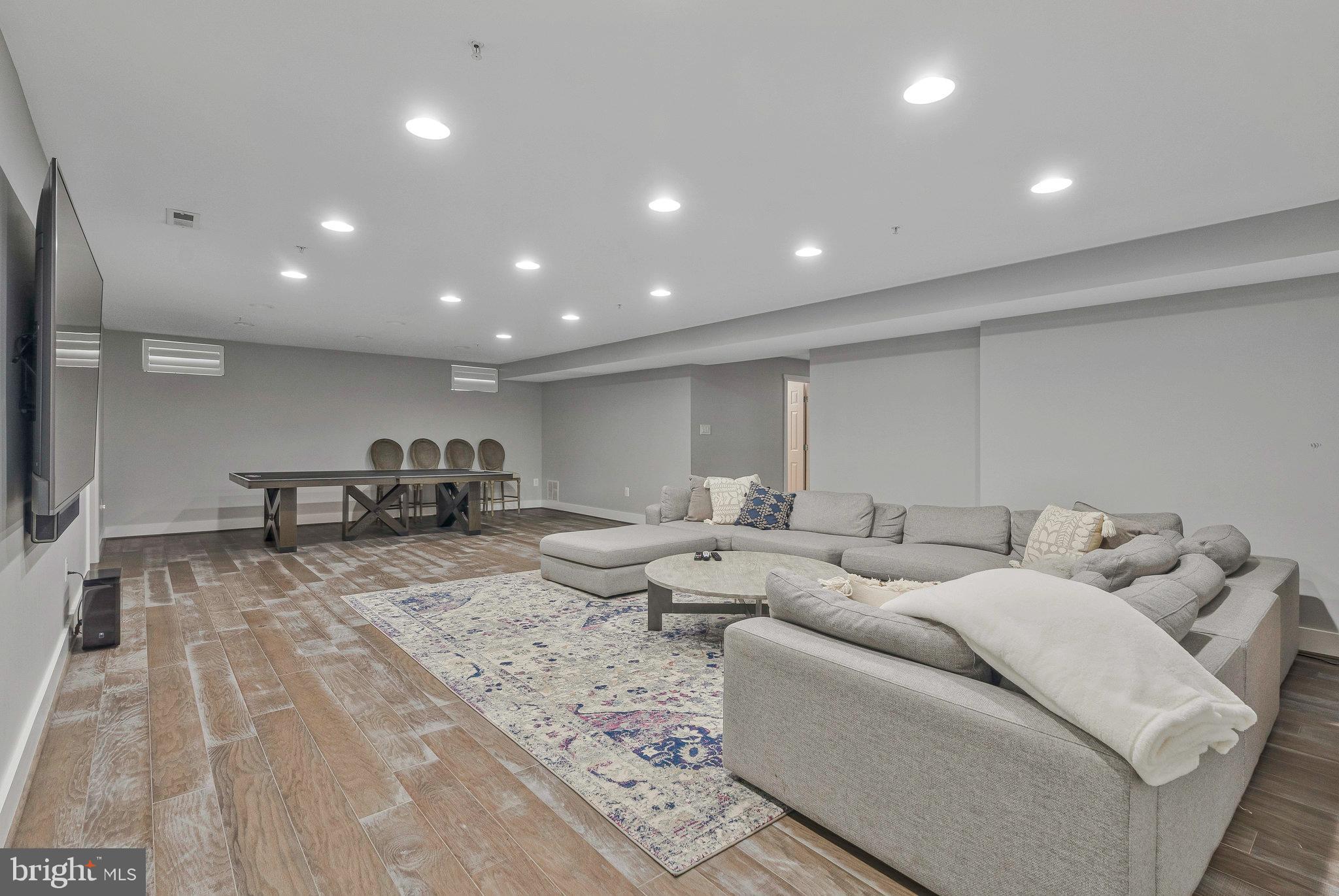 43034 CHESTERTON STREET