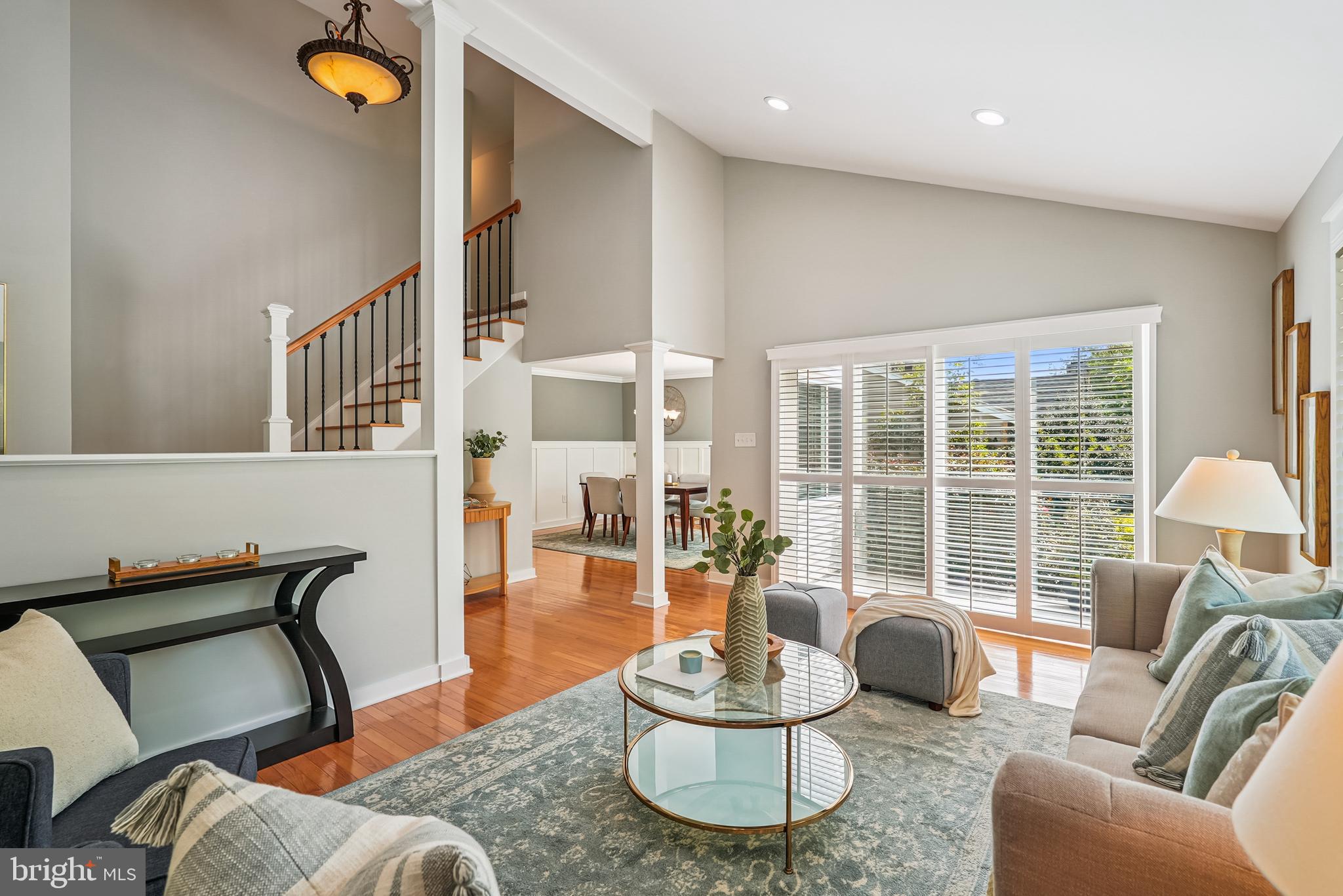 276 W MEADOWLAND LANE W