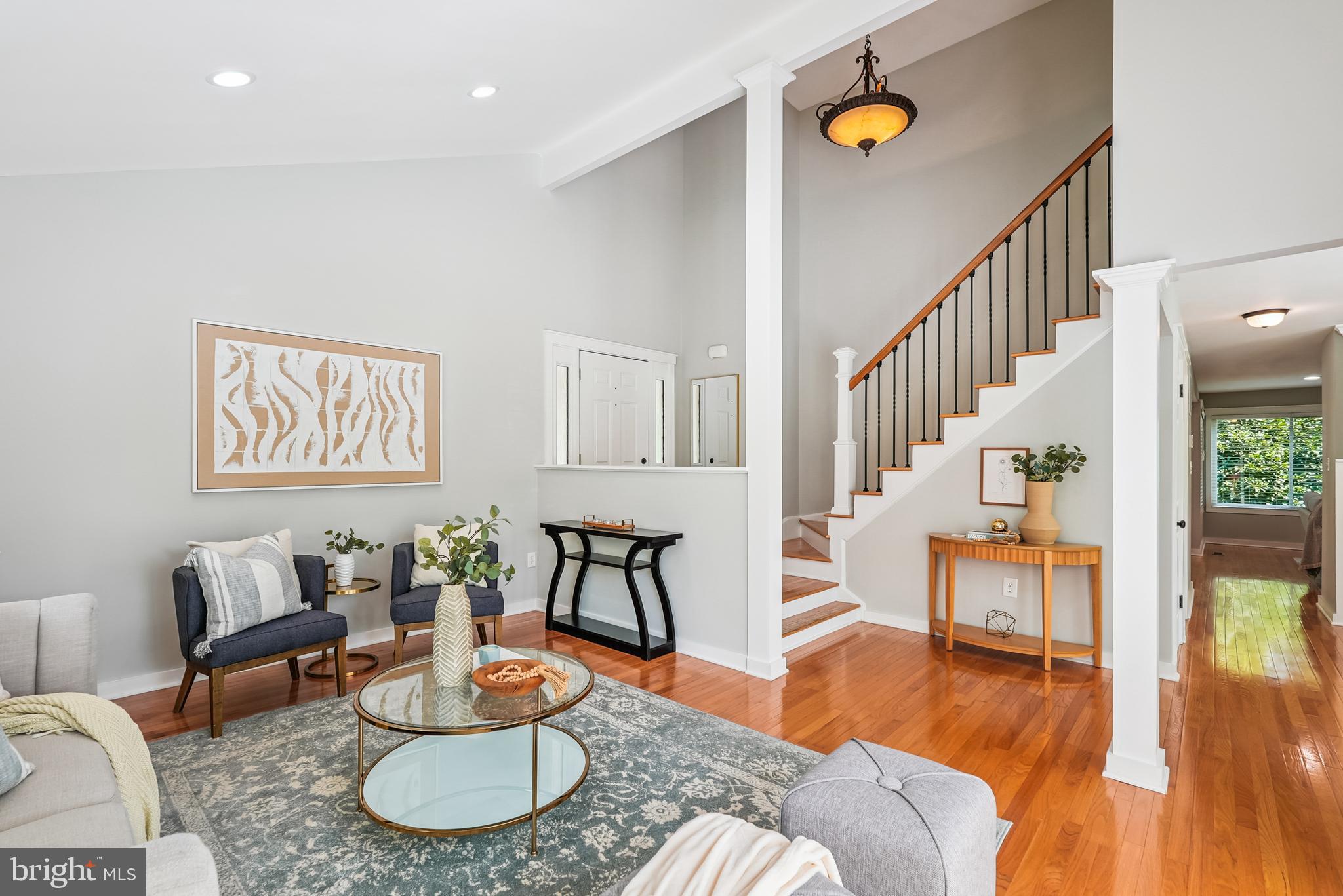 276 W MEADOWLAND LANE W