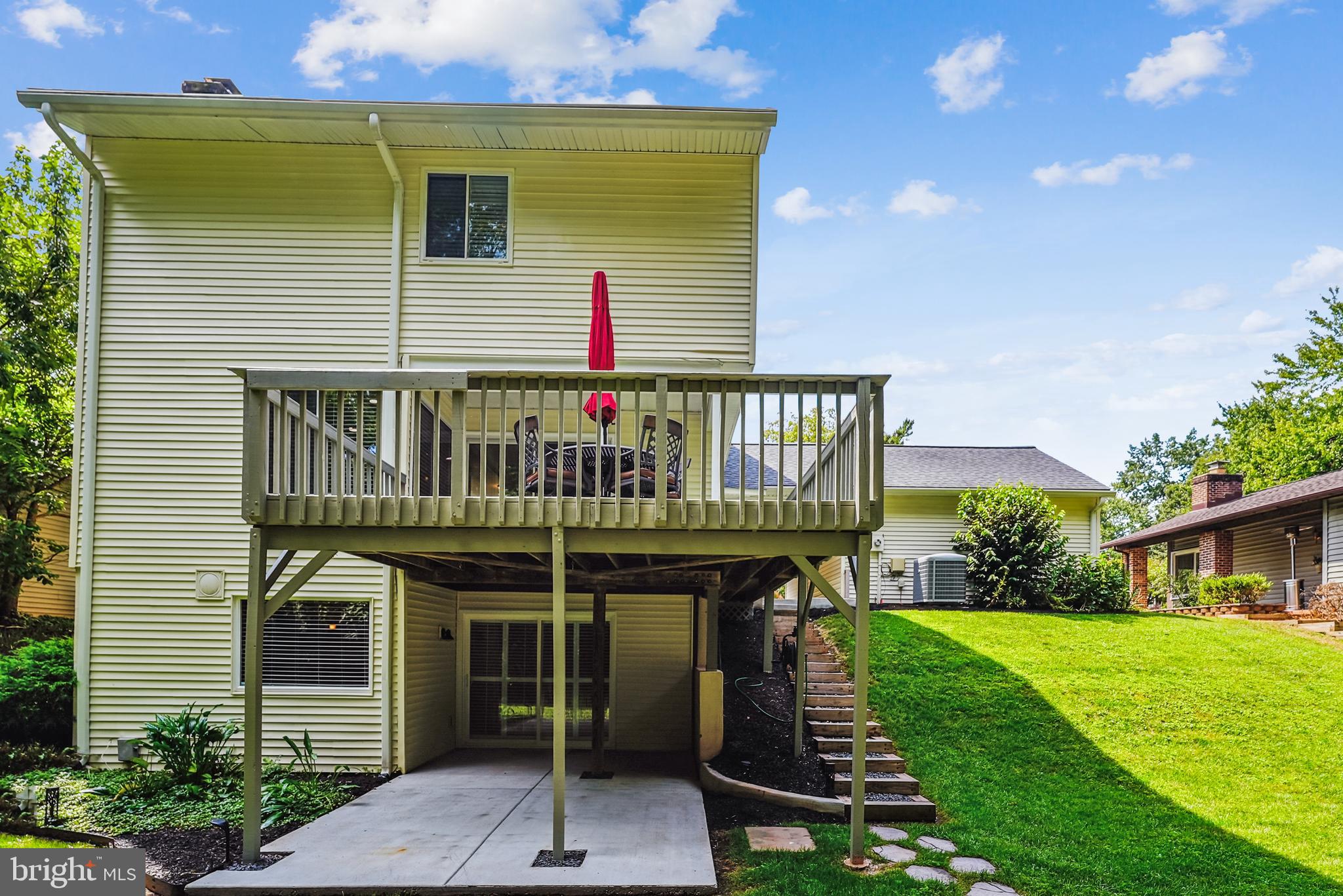 276 W MEADOWLAND LANE W