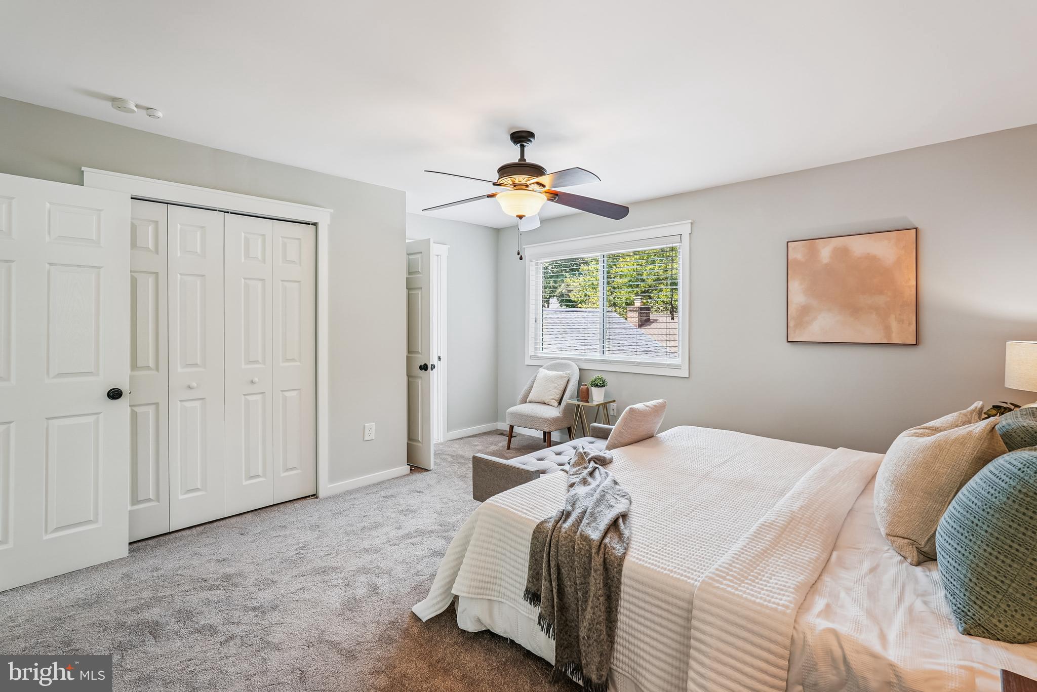 276 W MEADOWLAND LANE W