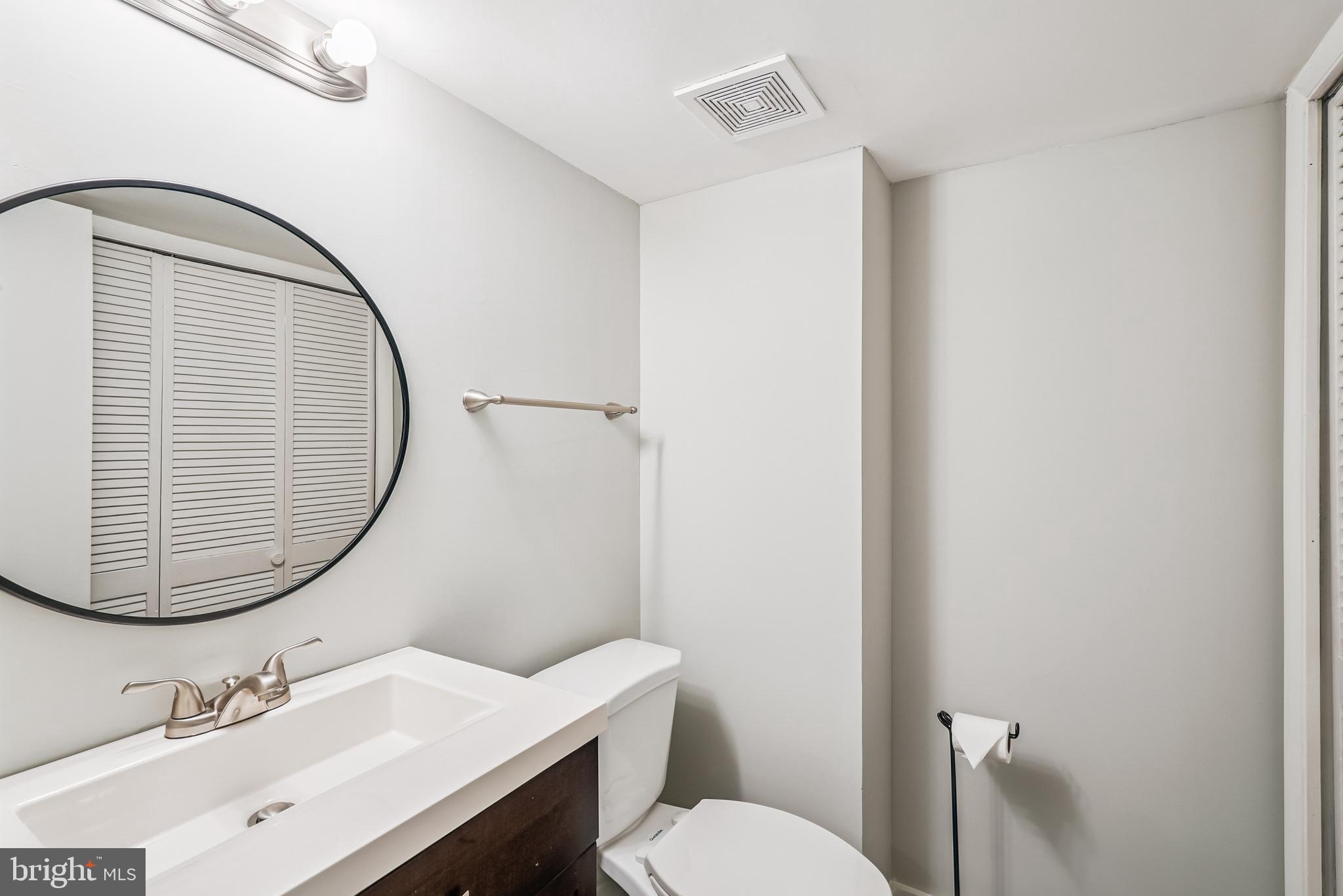 276 W MEADOWLAND LANE W