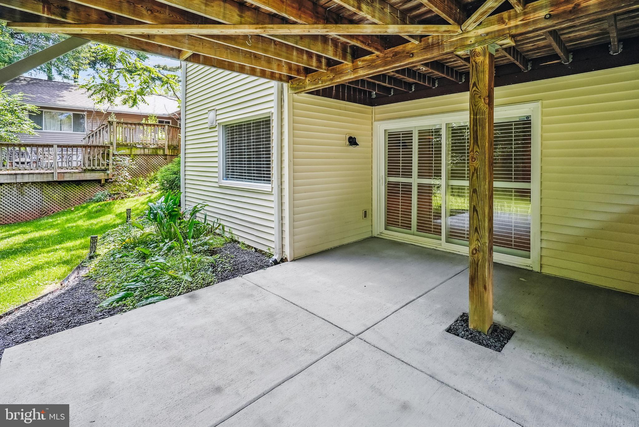 276 W MEADOWLAND LANE W