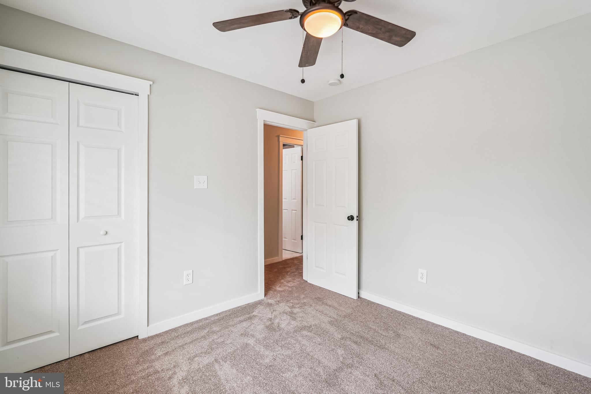 276 W MEADOWLAND LANE W