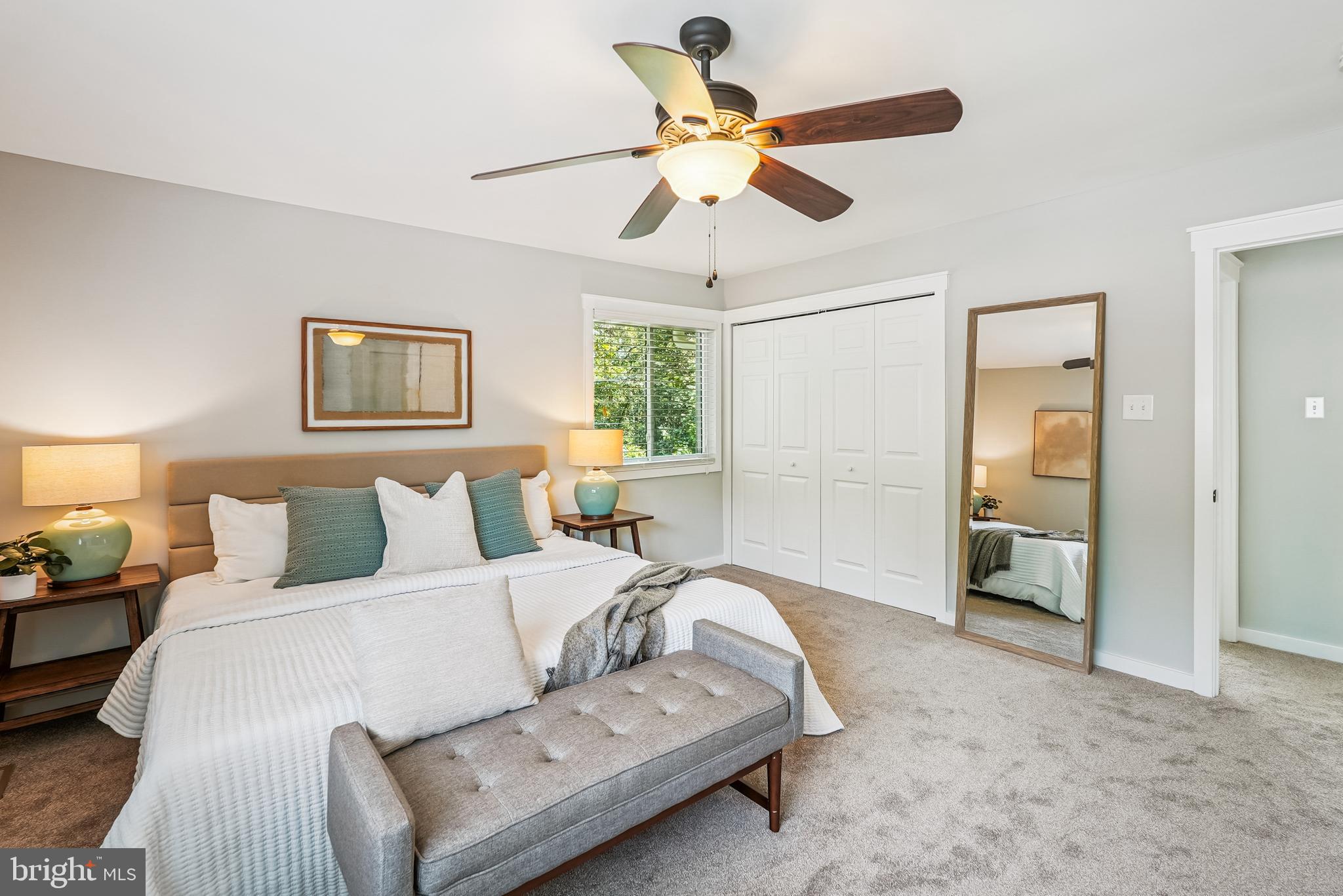 276 W MEADOWLAND LANE W