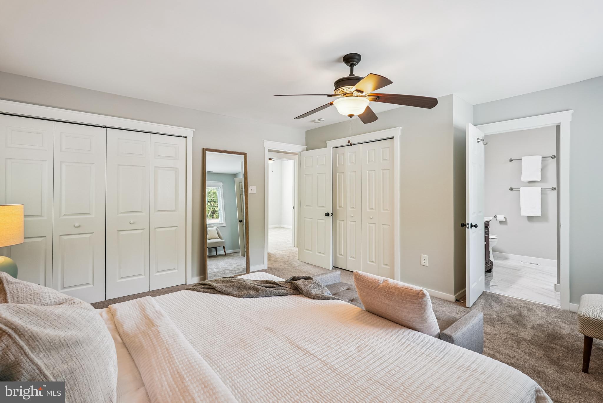 276 W MEADOWLAND LANE W