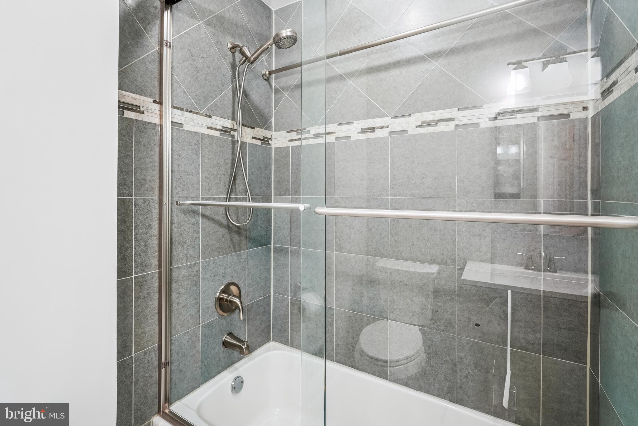 276 W MEADOWLAND LANE W