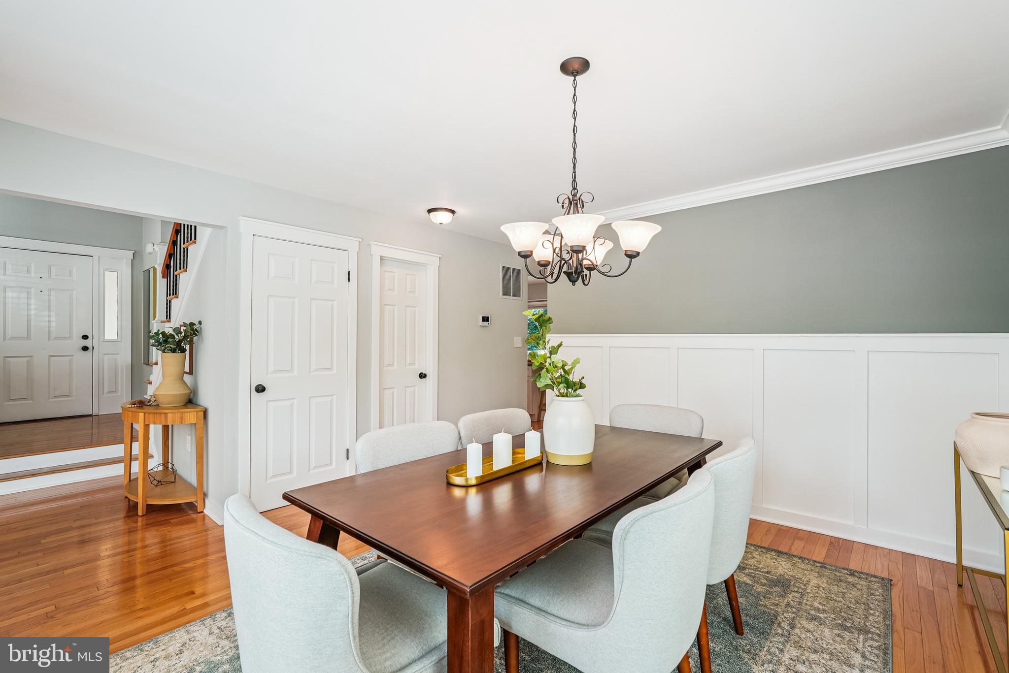 276 W MEADOWLAND LANE W