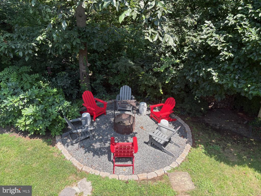276 W MEADOWLAND LANE W