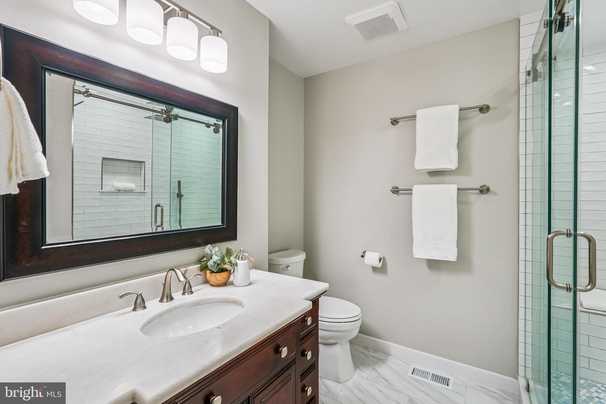 276 W MEADOWLAND LANE W