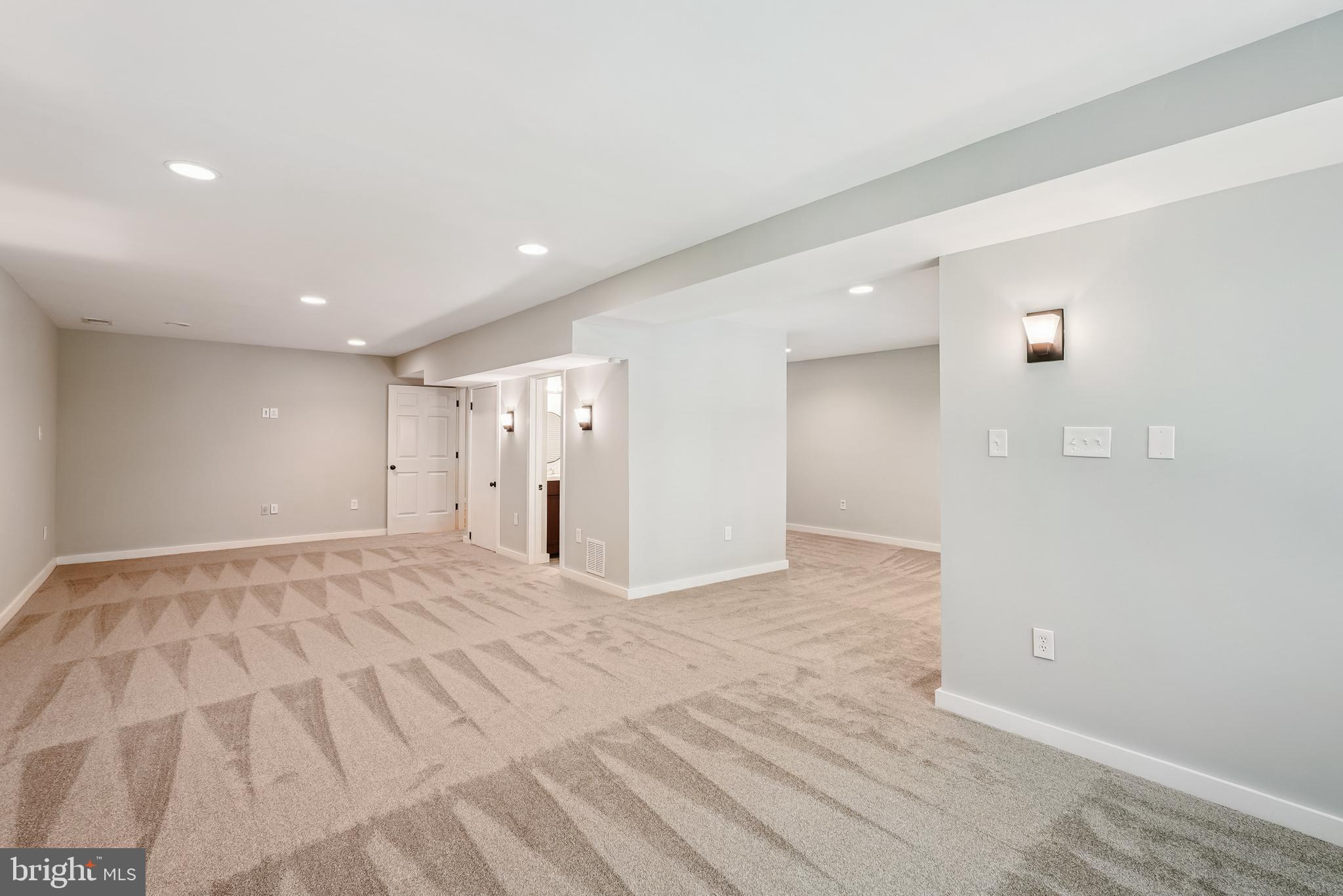 276 W MEADOWLAND LANE W