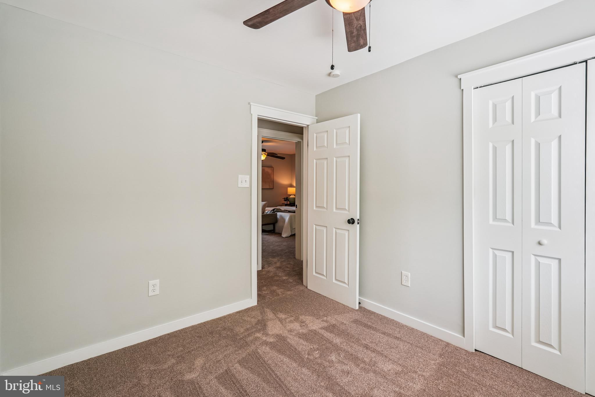 276 W MEADOWLAND LANE W