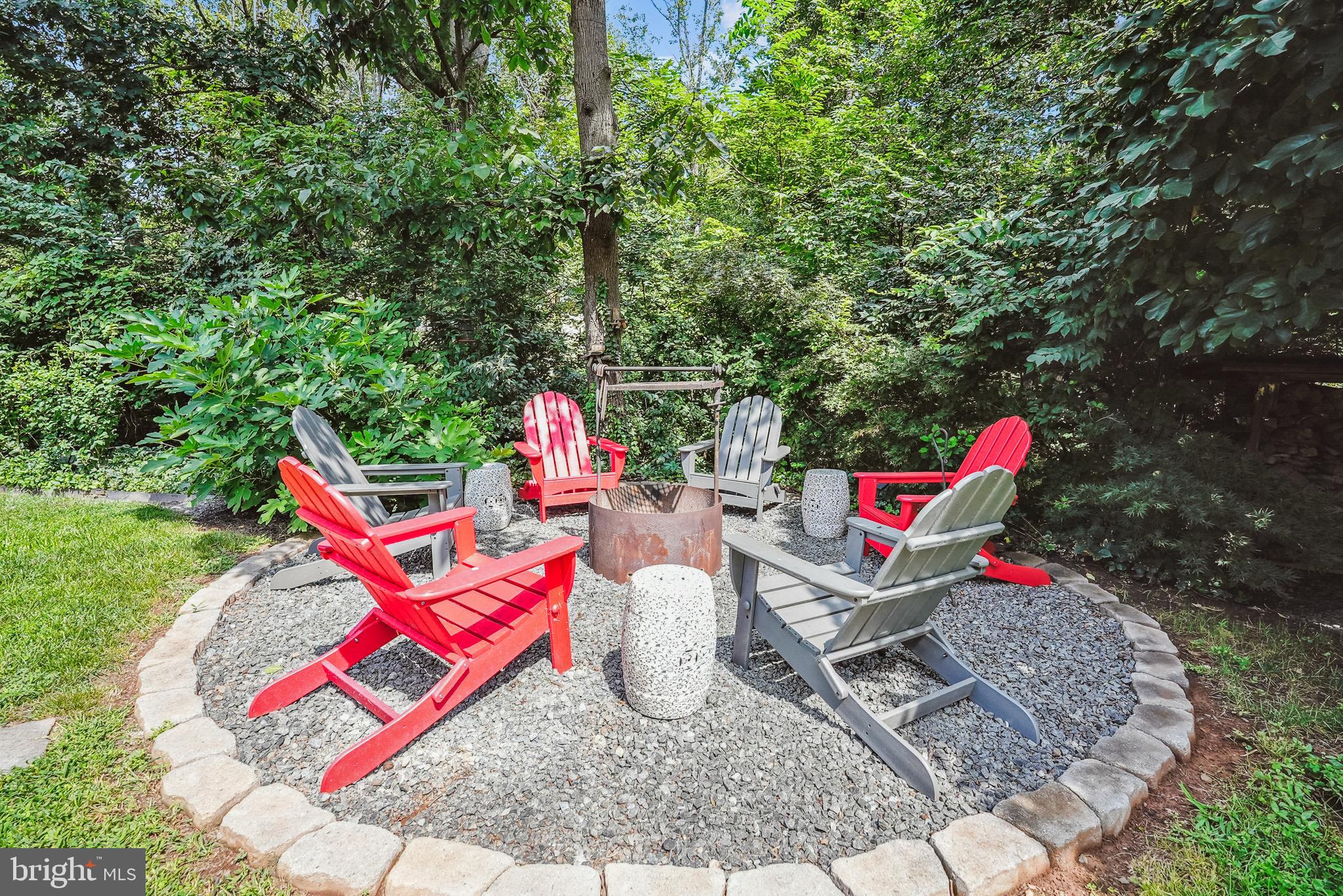 276 W MEADOWLAND LANE W