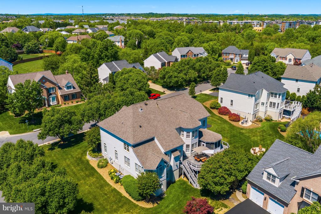 21930 BELLAIR COURT