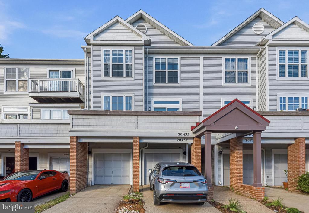 20432 COOL FERN SQUARE