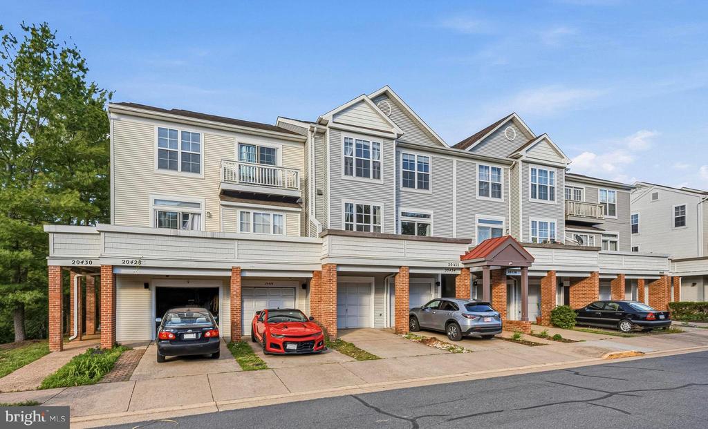 20432 COOL FERN SQUARE