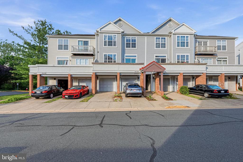 20432 COOL FERN SQUARE