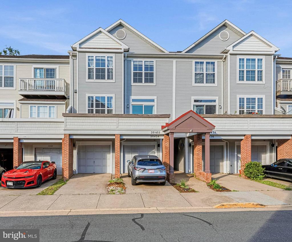20432 COOL FERN SQUARE