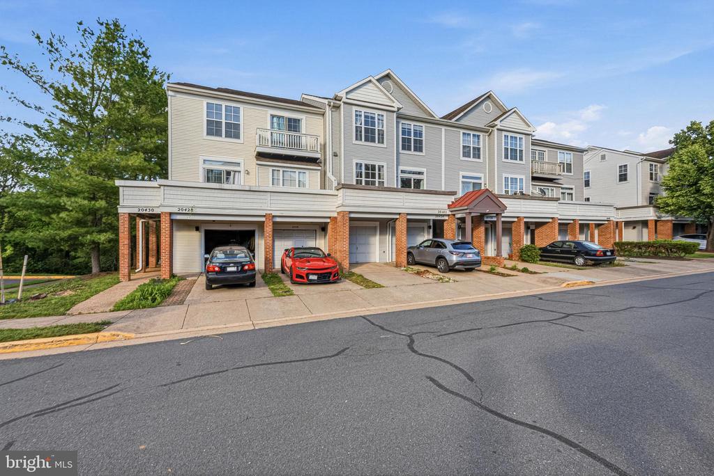 20432 COOL FERN SQUARE