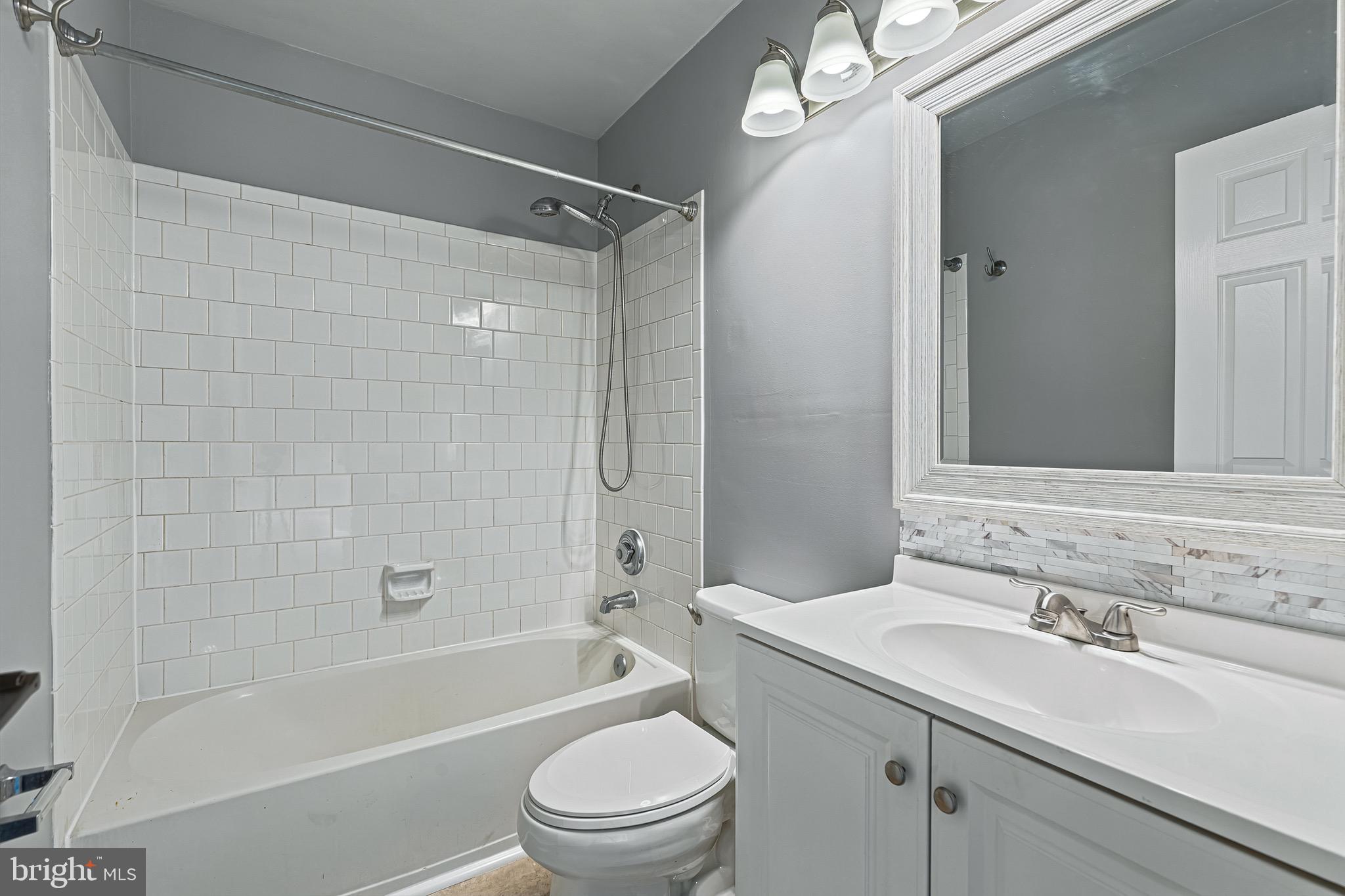 46862 CLARION TERRACE 303