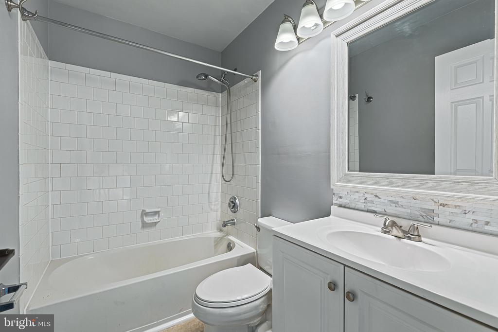 46862 CLARION TERRACE 303