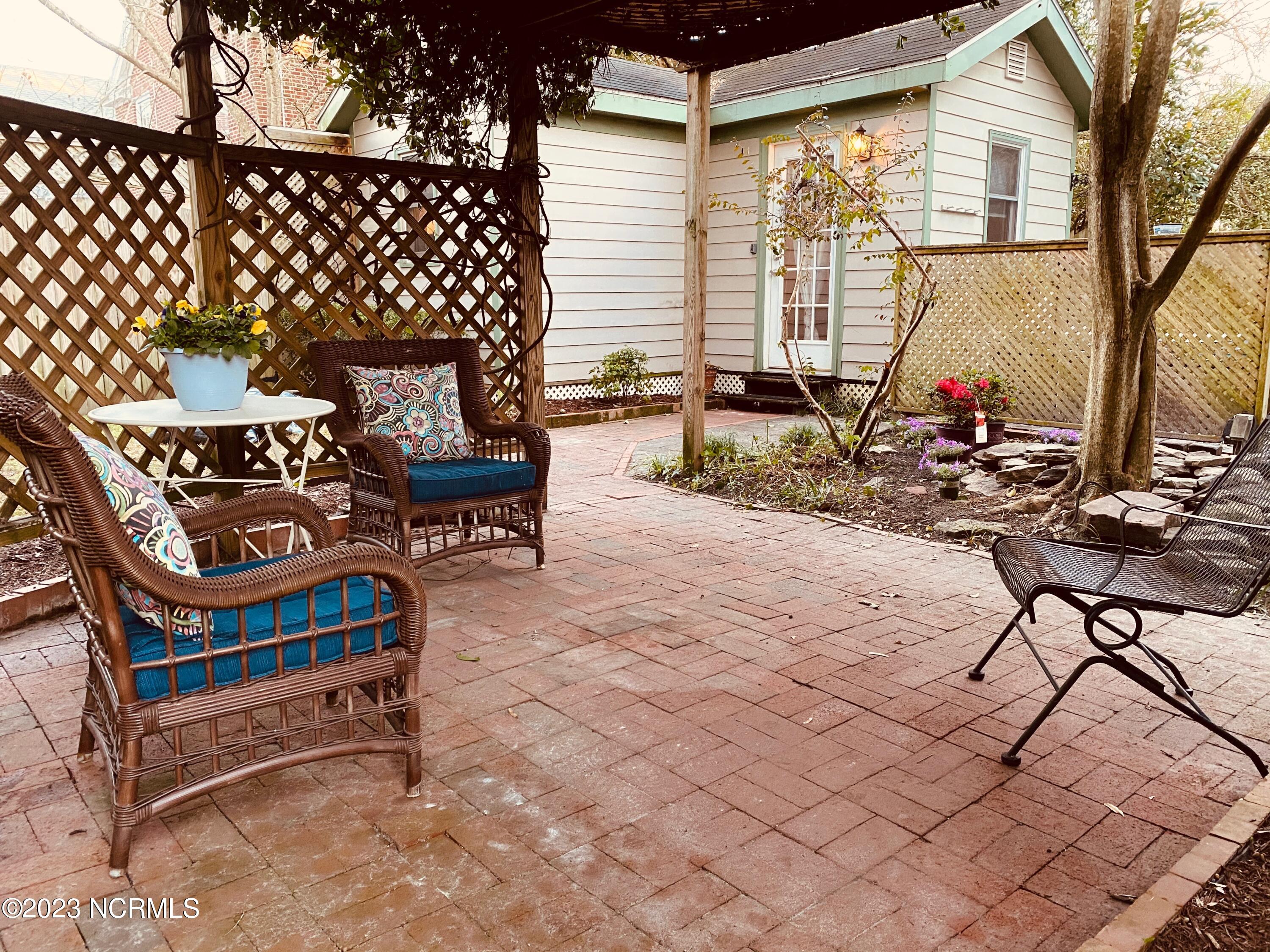 406 Metcalf Street