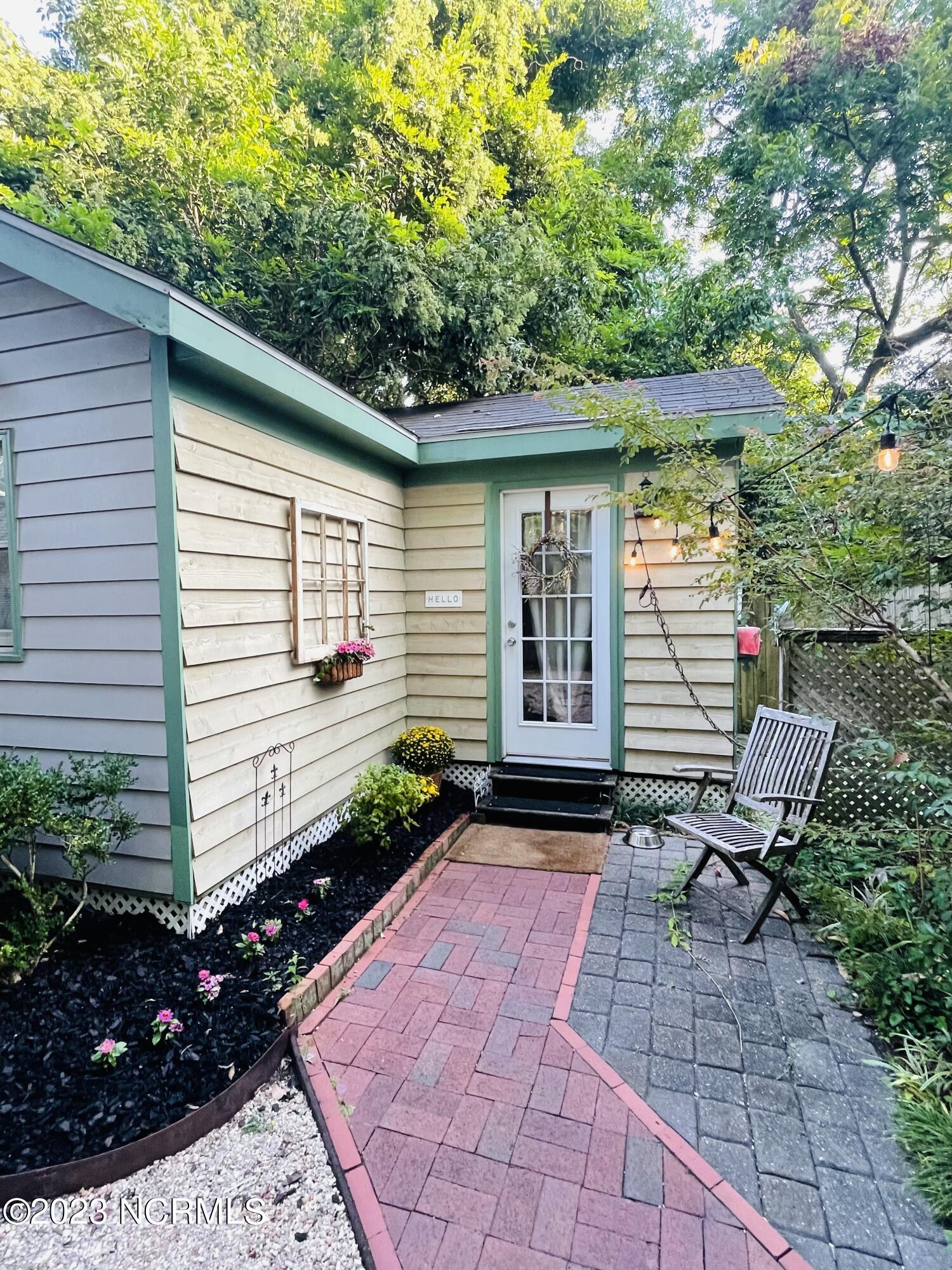 406 Metcalf Street