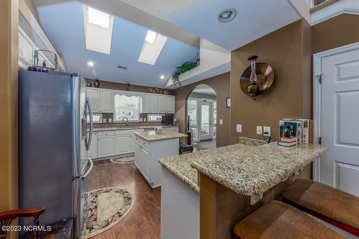404 Neuchatel Road