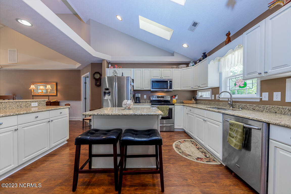 404 Neuchatel Road