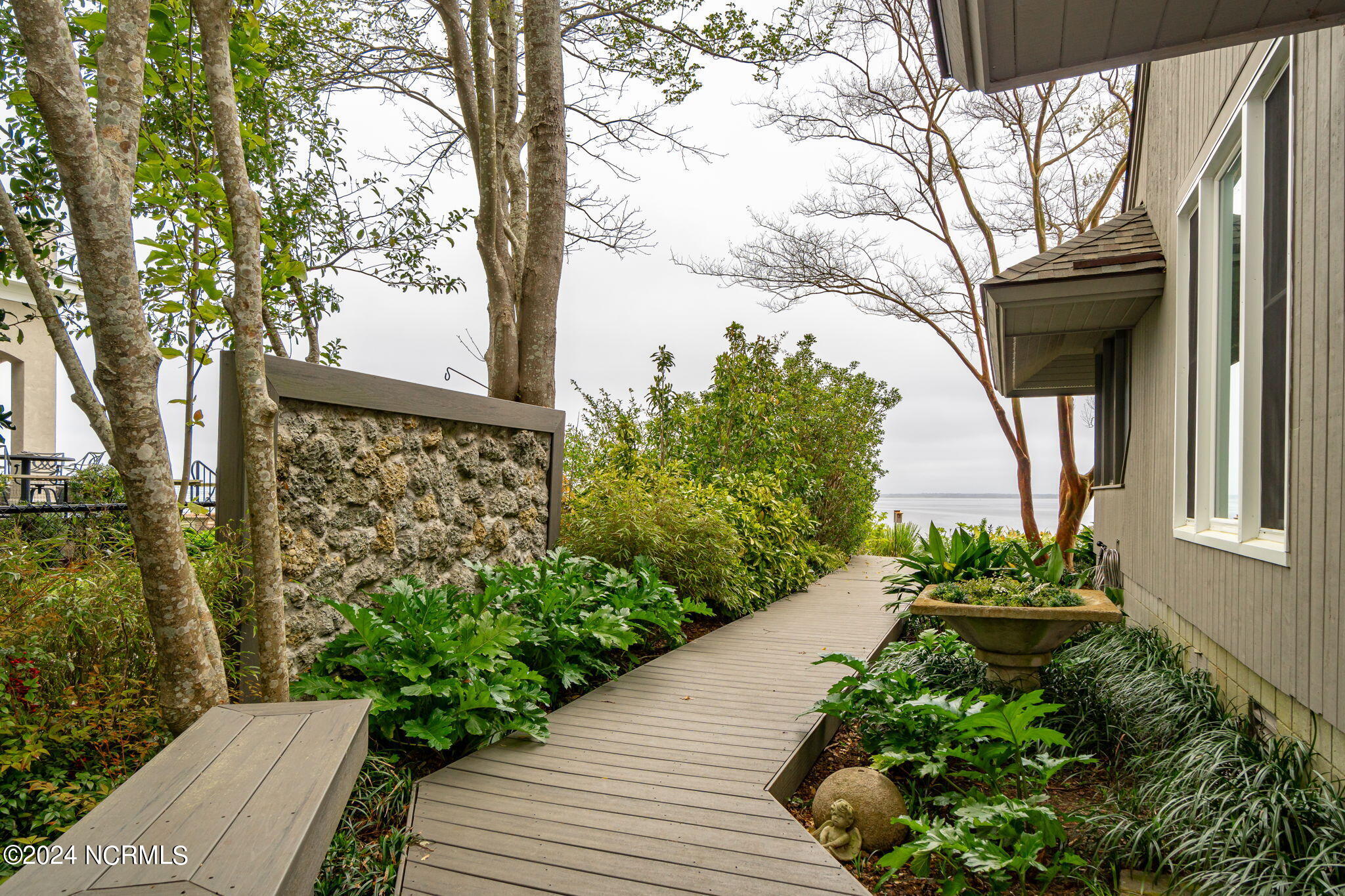 232 Drake Landing