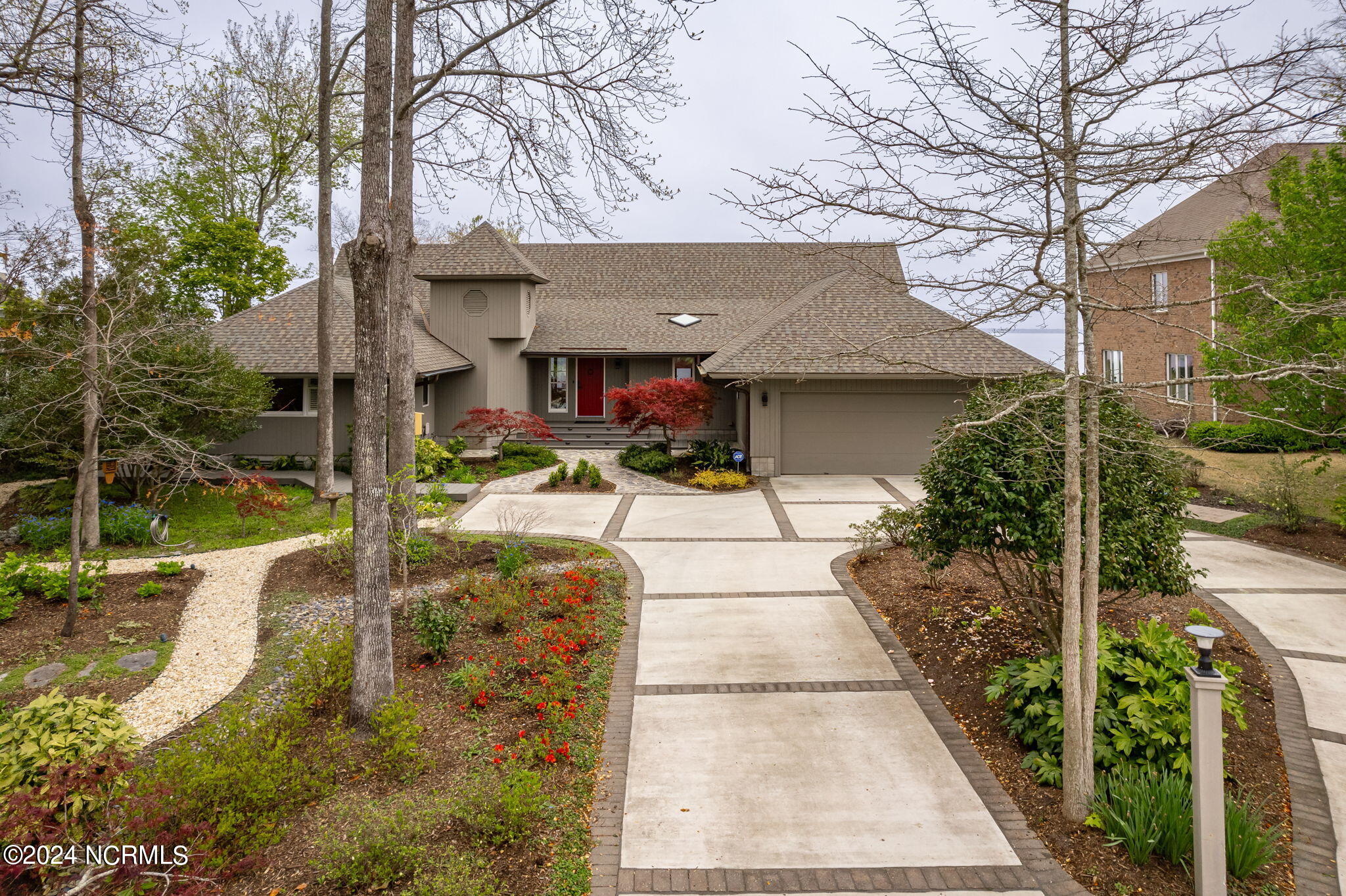 232 Drake Landing