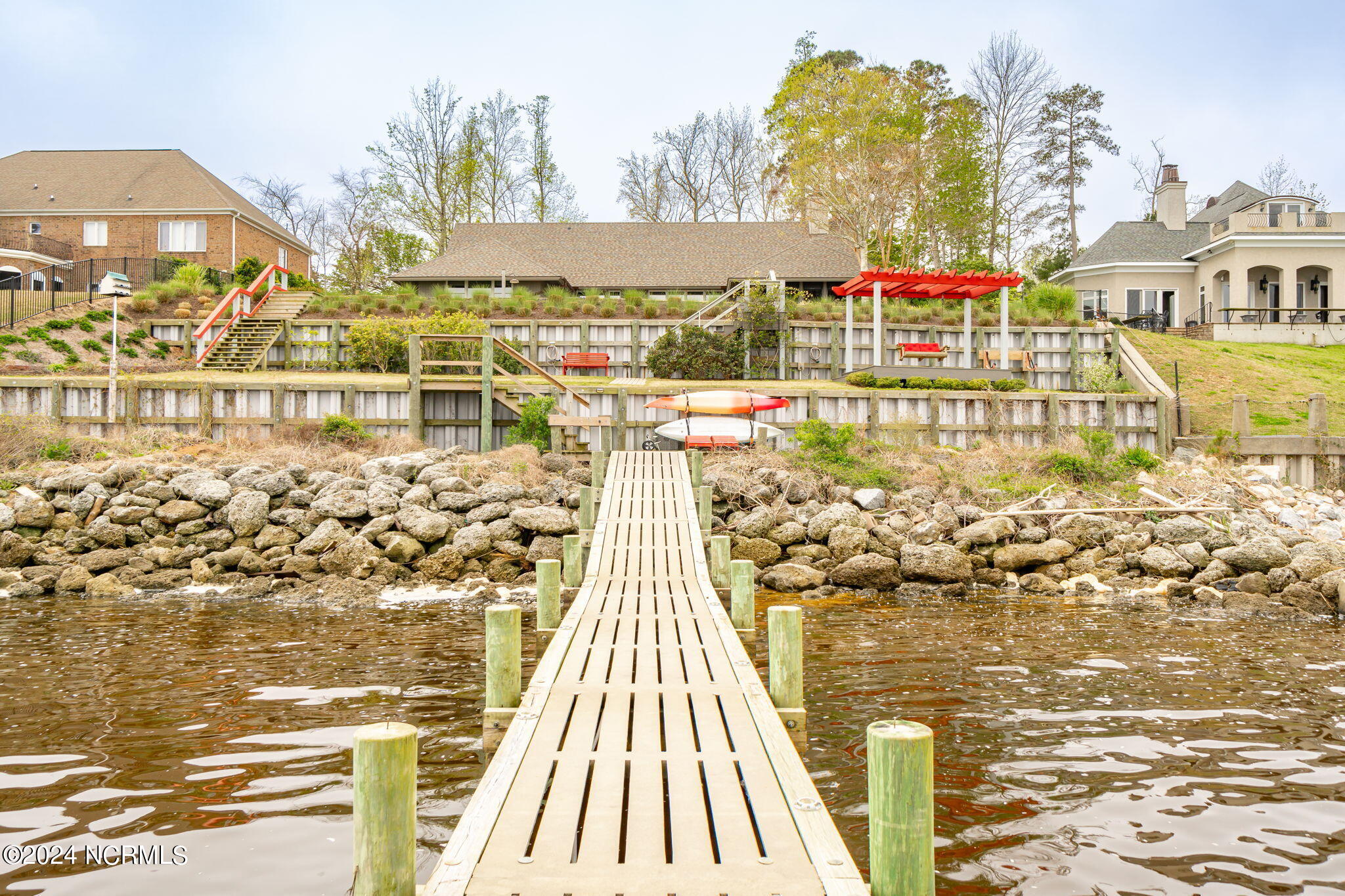 232 Drake Landing