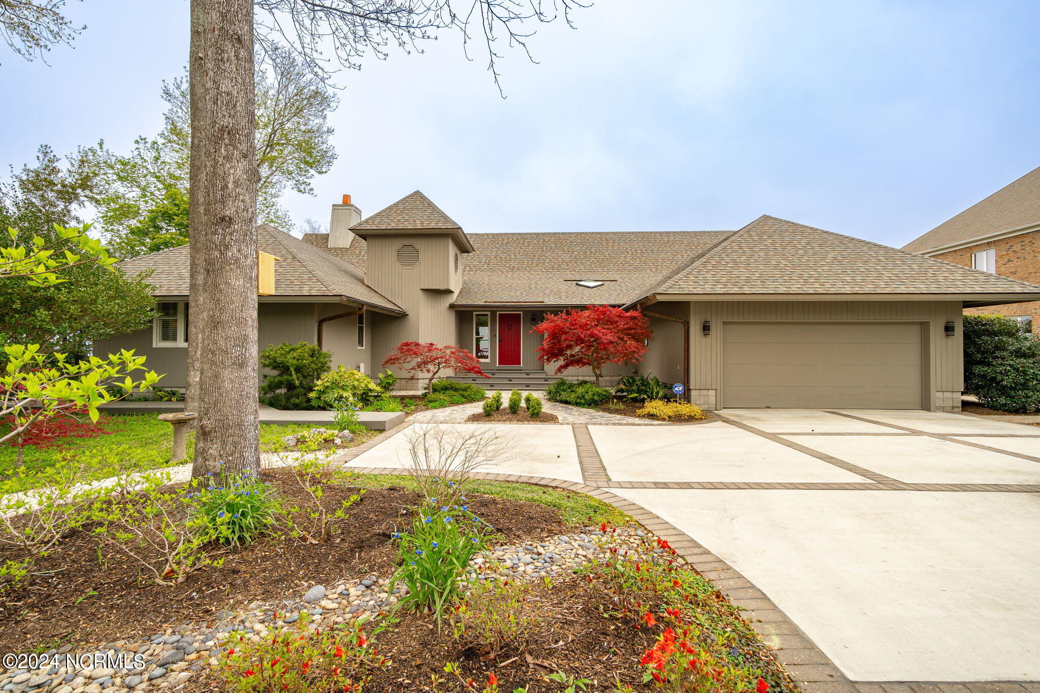 232 Drake Landing