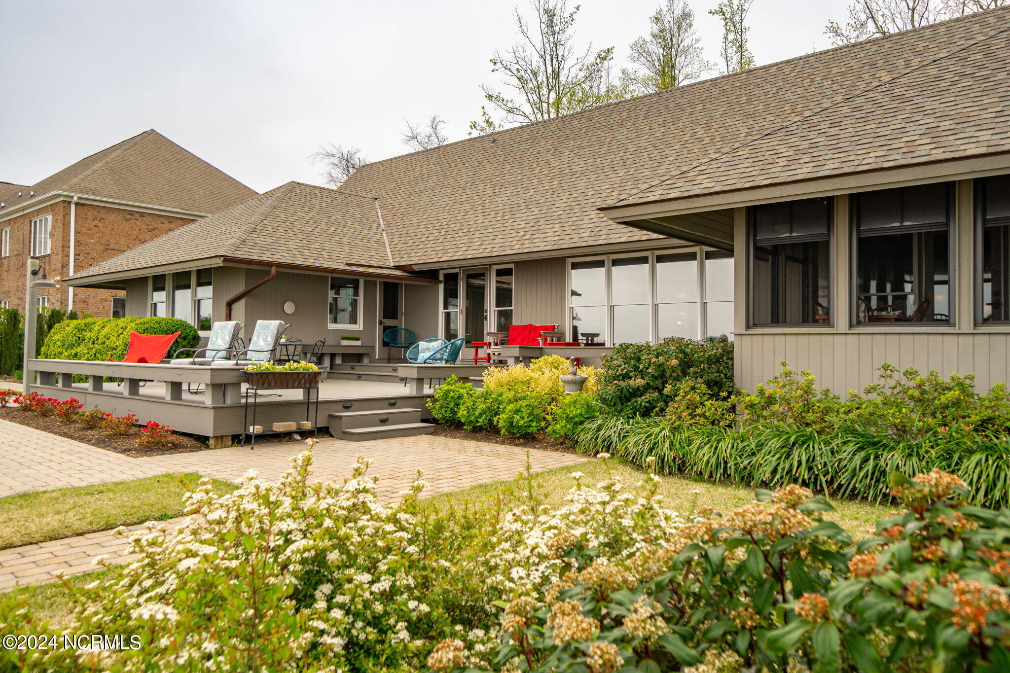 232 Drake Landing