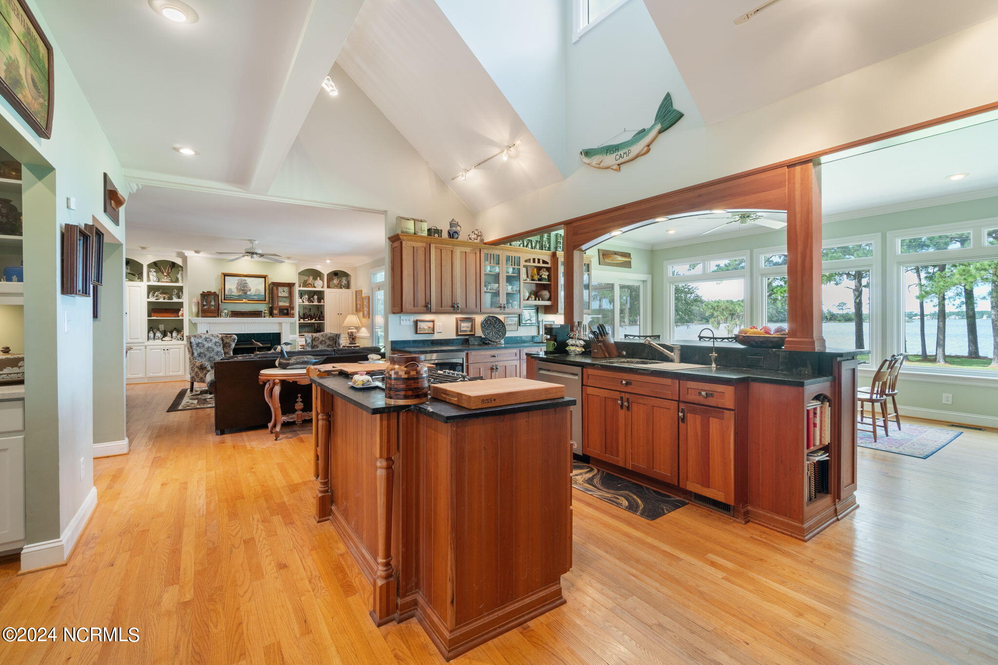 300 Carraway Mcintyre Lane