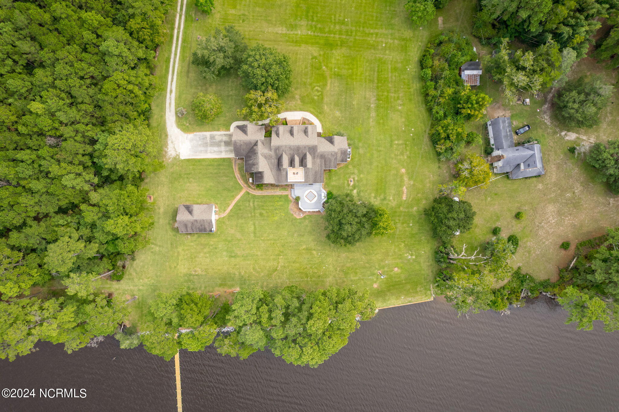 300 Carraway Mcintyre Lane