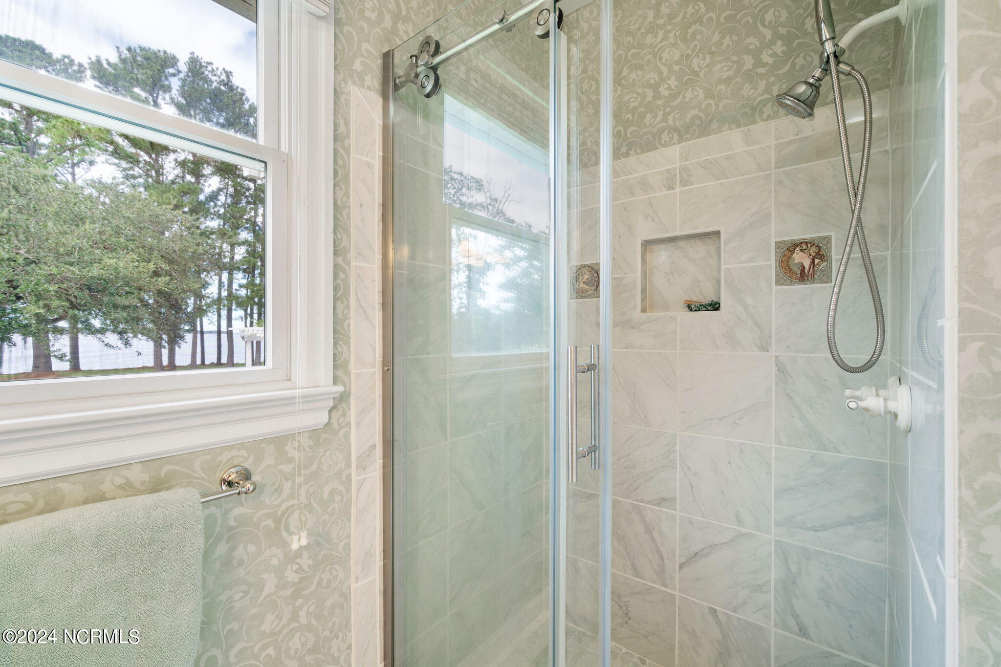 300 Carraway Mcintyre Lane