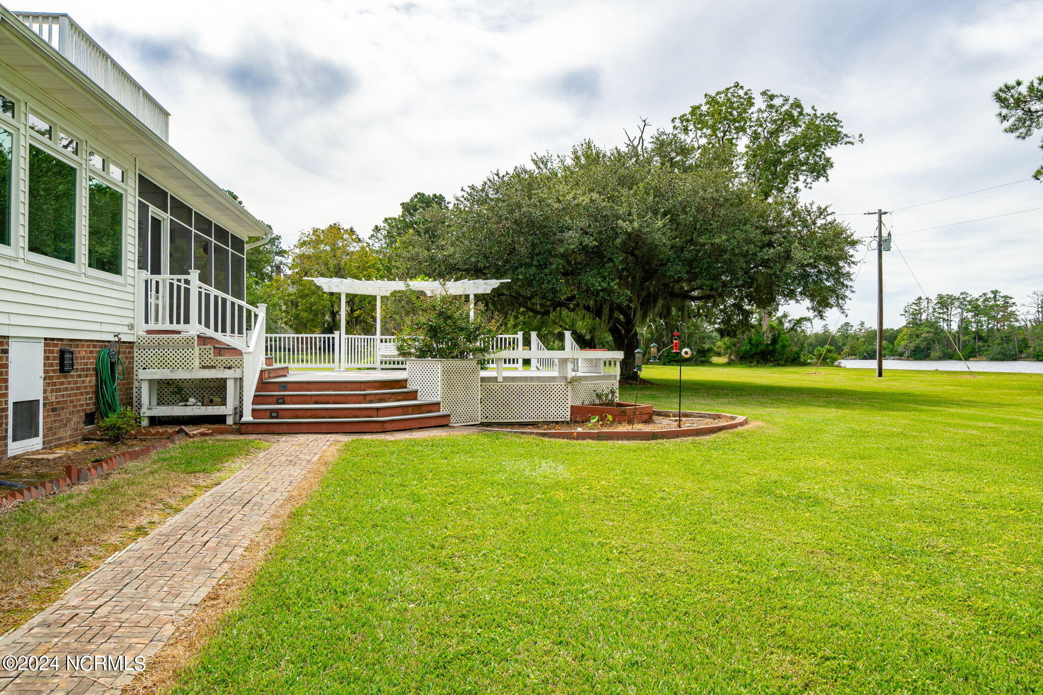300 Carraway Mcintyre Lane