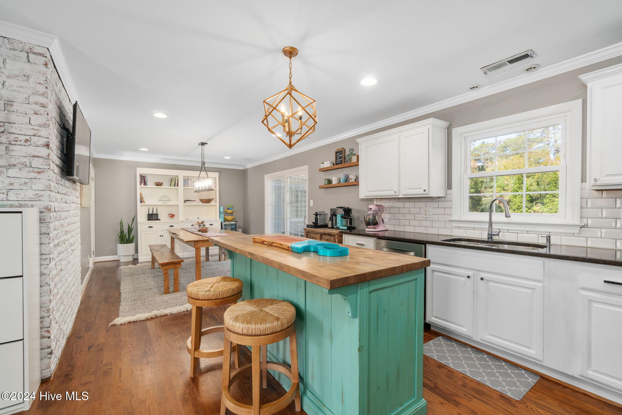 400 Fairway Drive