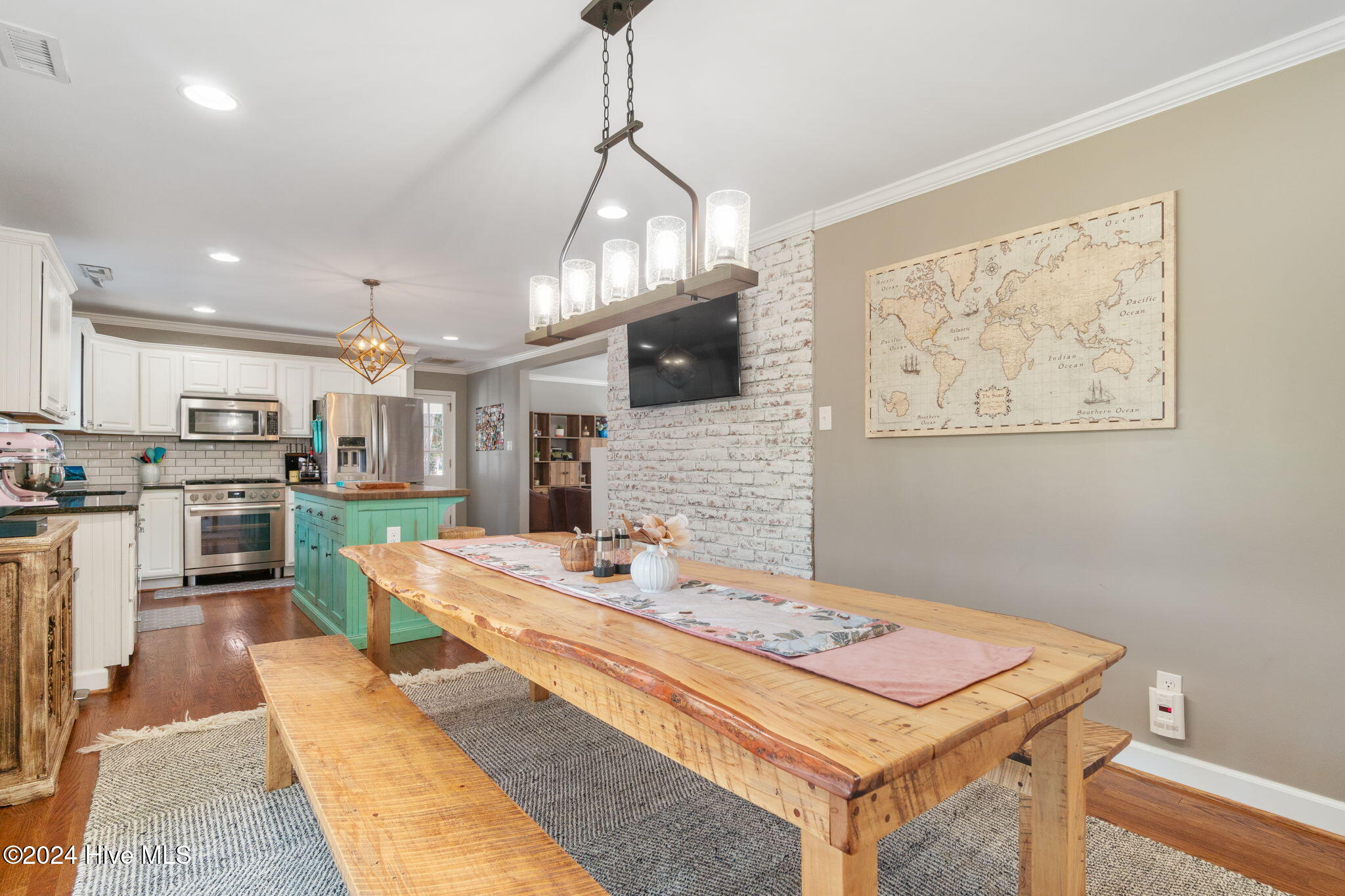 400 Fairway Drive