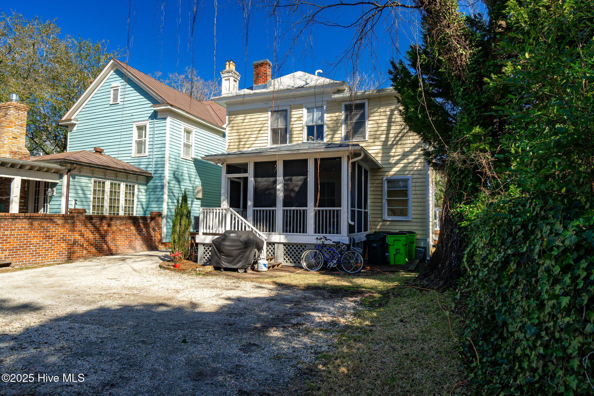 609 E Front Street