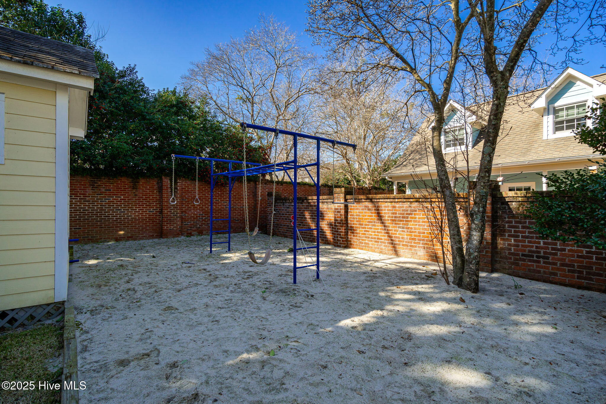 609 E Front Street