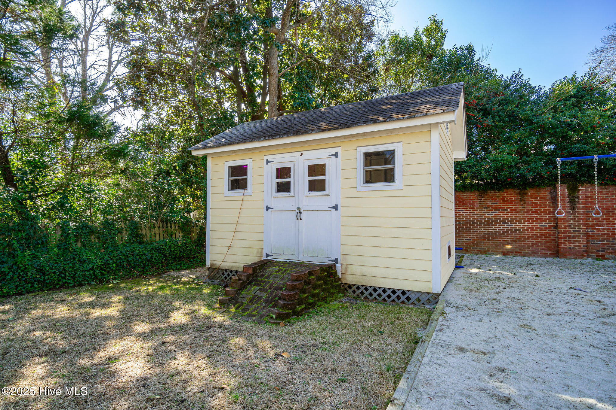 609 E Front Street
