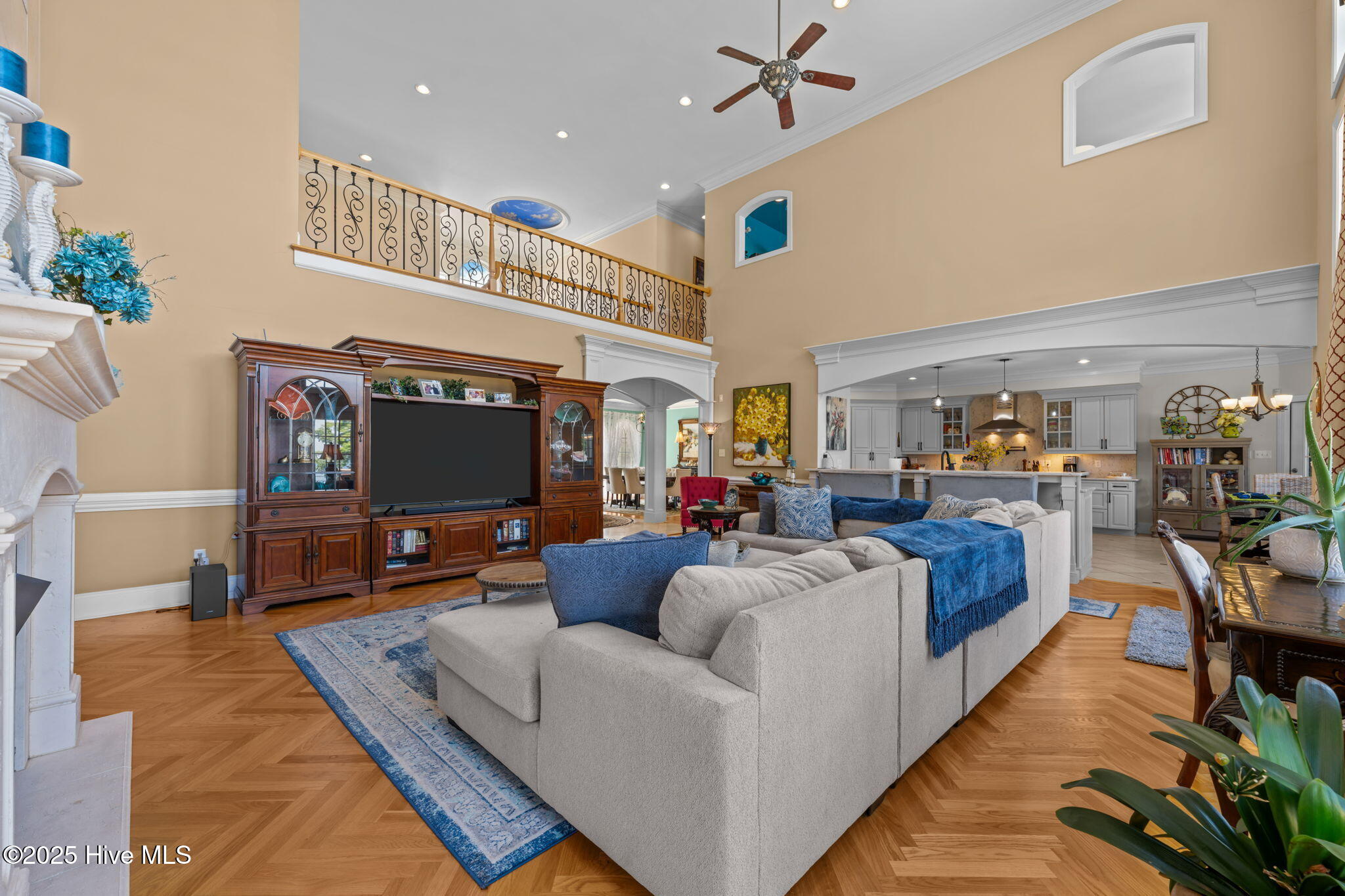 216 Drake Landing
