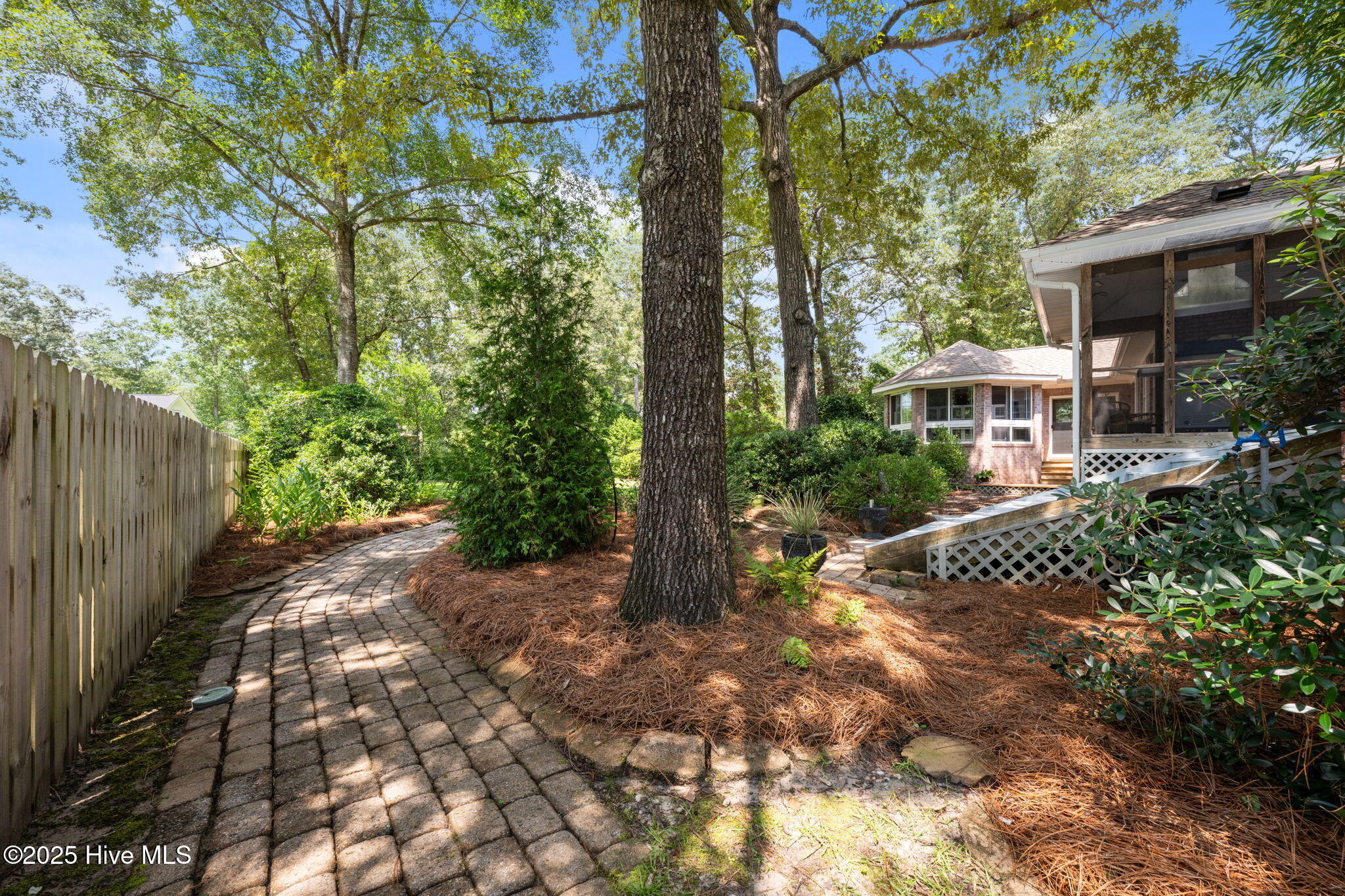 1875 Acorn Drive