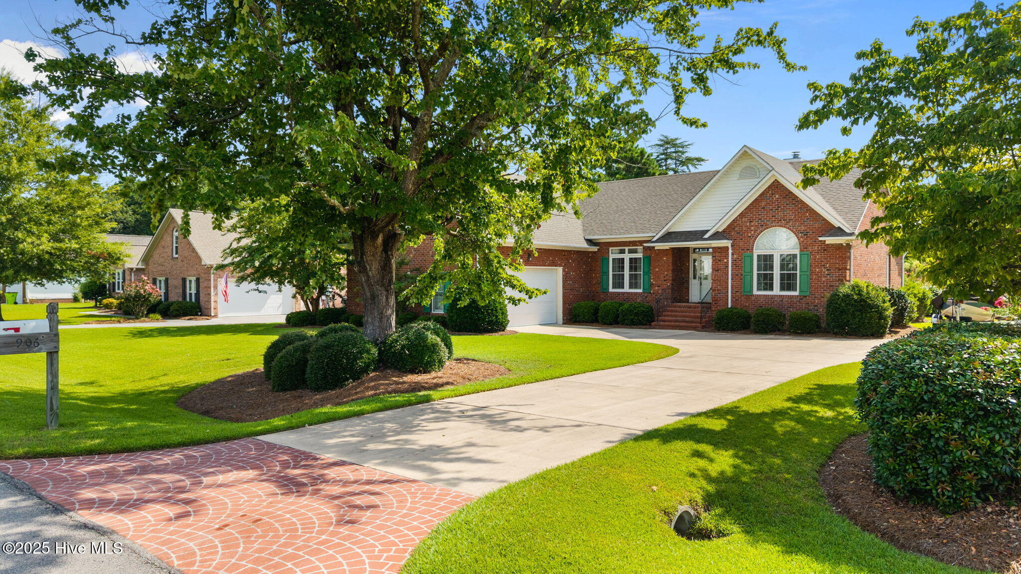 906 Runaway Bay